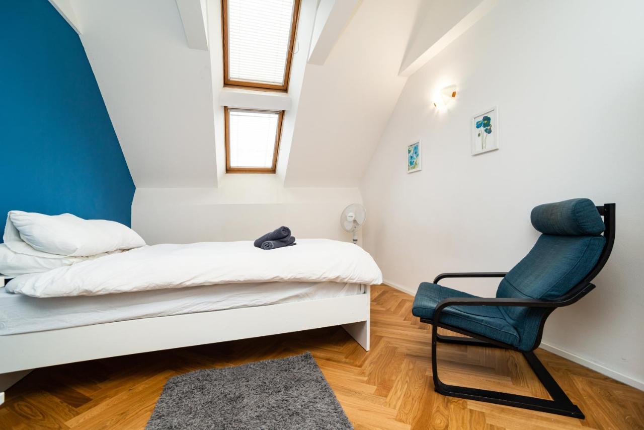 Central, Spacious, Modern 5 Bedrm Duplex W/Balcony 프라하 외부 사진